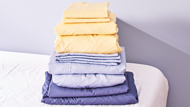 A Complete Guide: About Fitted Sheets and Their Benefits for Buyers