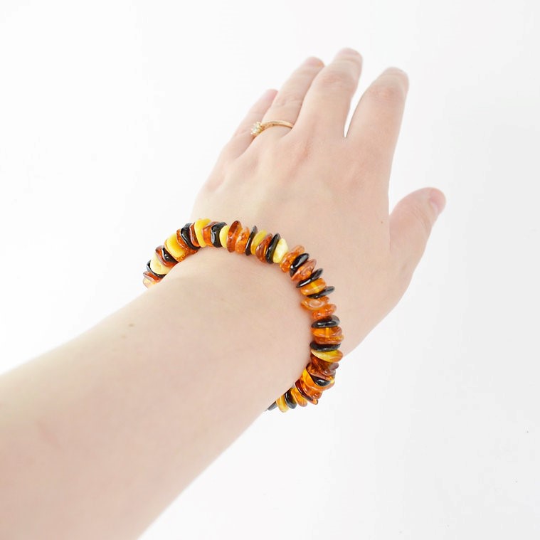 The Artistry of Baltic Amber: From Raw Gem to Chic Bracelet